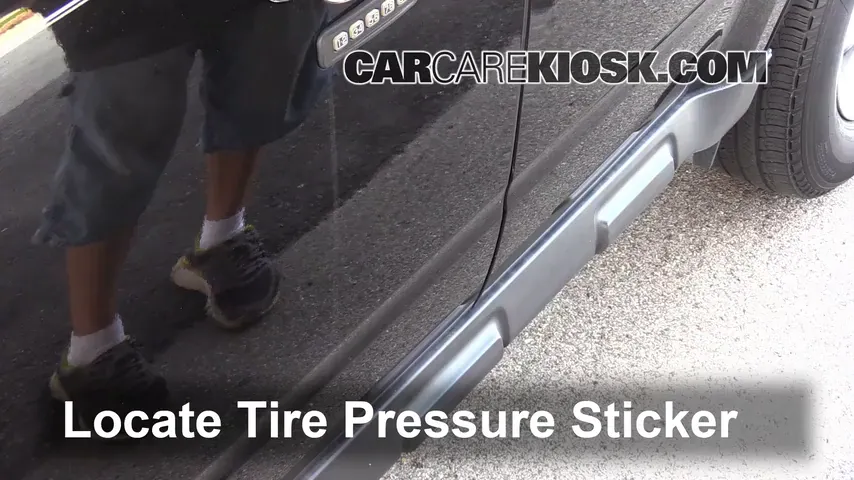 2011 Ford Escape XLT 3.0L V6 FlexFuel Tires & Wheels Check Tire Pressure